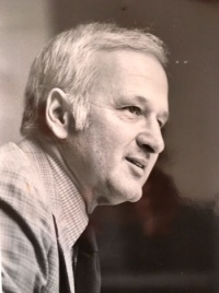 Head shot of Edwin Oyer