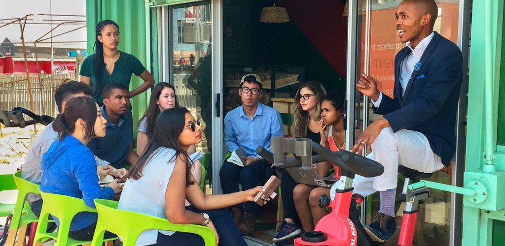 Researchers and entrepreneurs have a discussion