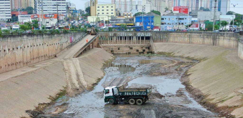 A basin used to prevent flooding in São Paulo