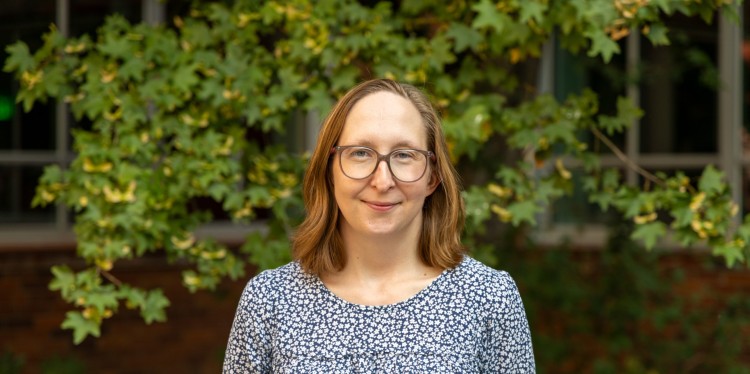 Headshot of Lindsey Becker