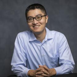 A headshot of Lawrence Jin