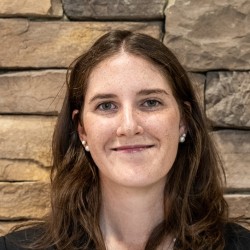 headshot of camryn yeager