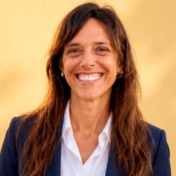 giulia friso headshot