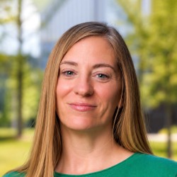 portrait of Carrie Carmenatty