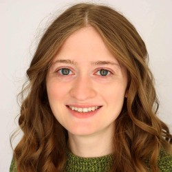 josephine macguire headshot