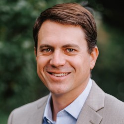 zach hansen headshot