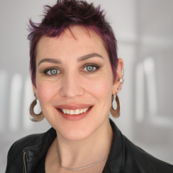headshot of Christina
