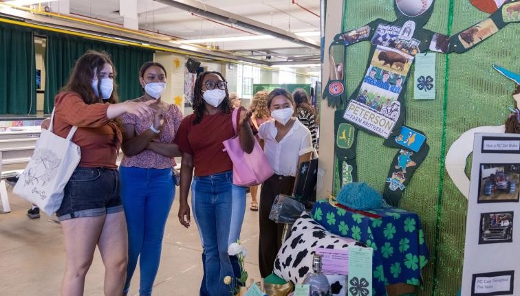 4-H youth at the NYS Fair