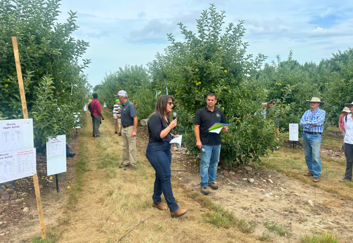 Rivera gives a grower talk.