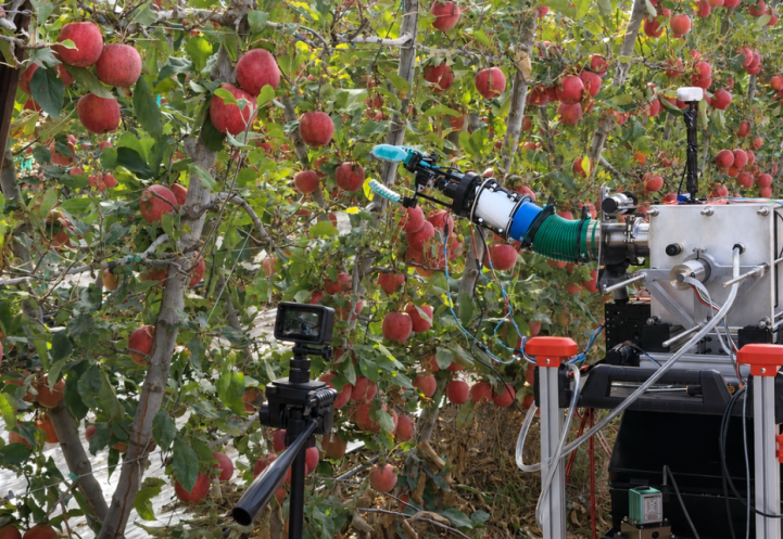 Prototype robot harvesting apples