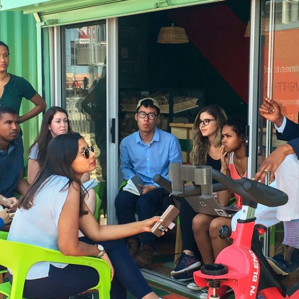 Researchers and entrepreneurs have a discussion