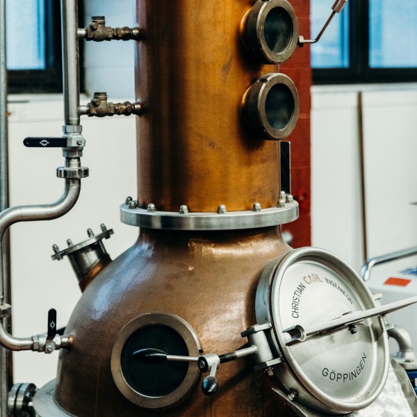 Distilling machine 