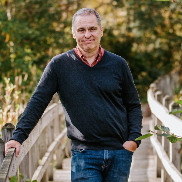 A headshot of Ian Owens