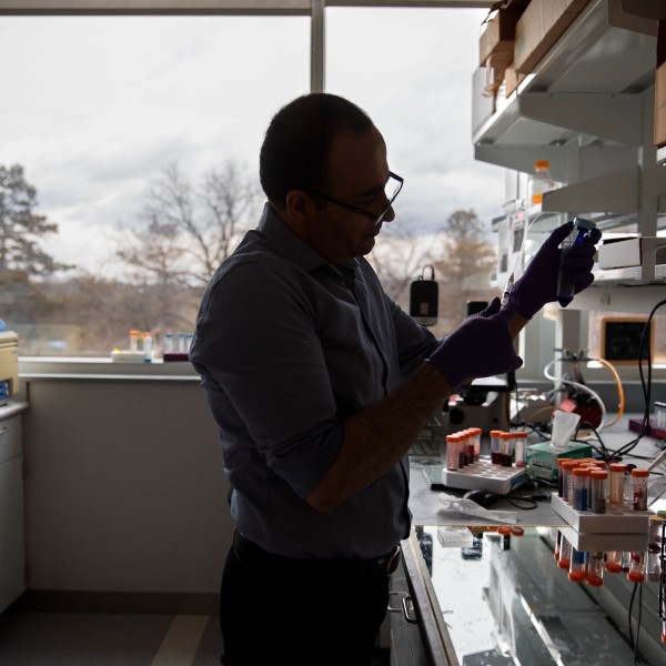 Alireza Abbaspourrad conducting research in his lab