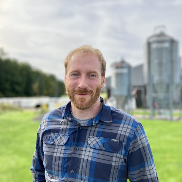 Jason Oliver headshot