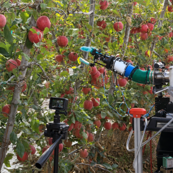 Prototype robot harvesting apples