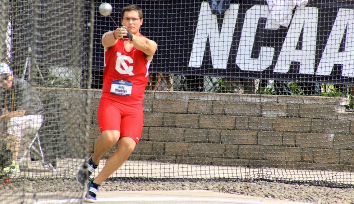 Rudy Winkler throws the hammer 