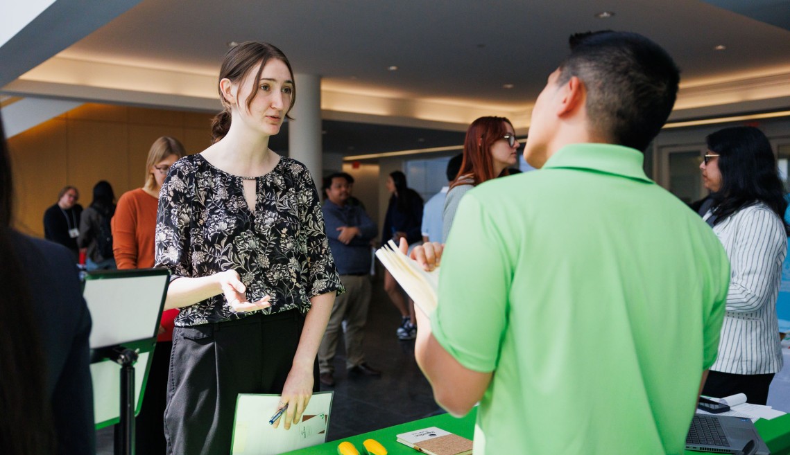 A student meeting with a CIFS industry member