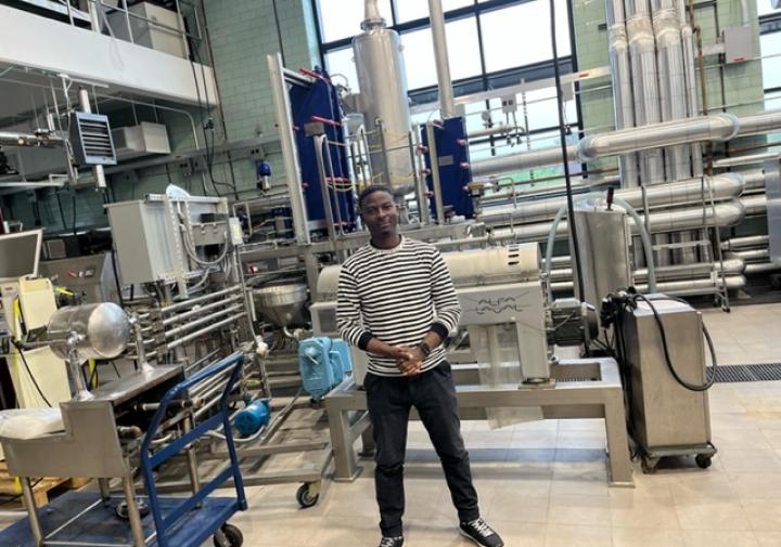 Man stands in food pilot plant