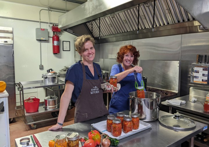 Maria Filippi wuth Loni at master preservers session