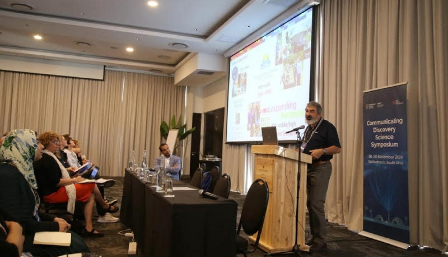 Lewenstein gives presentation to crowd