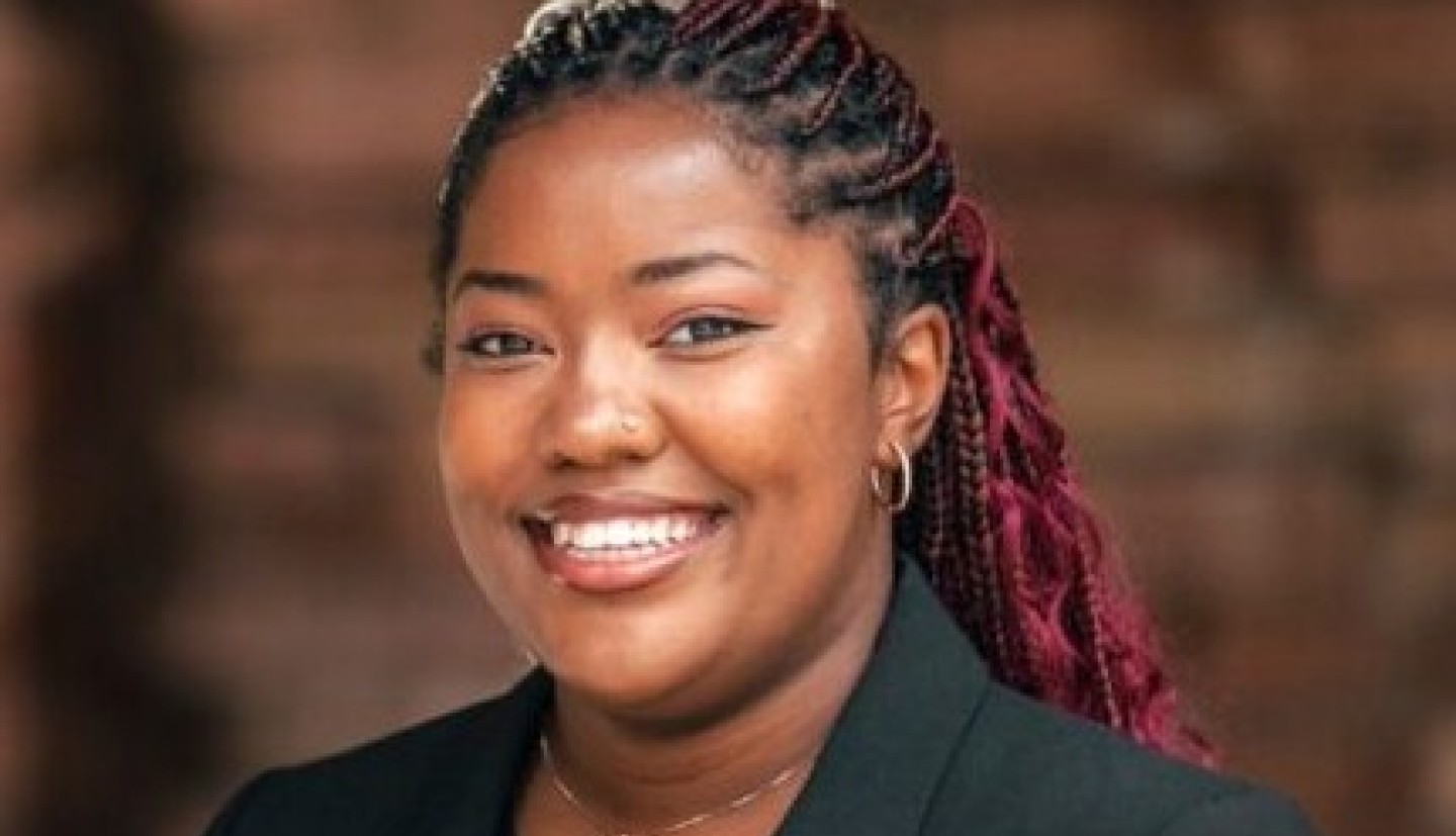 Unique Mackey Headshot