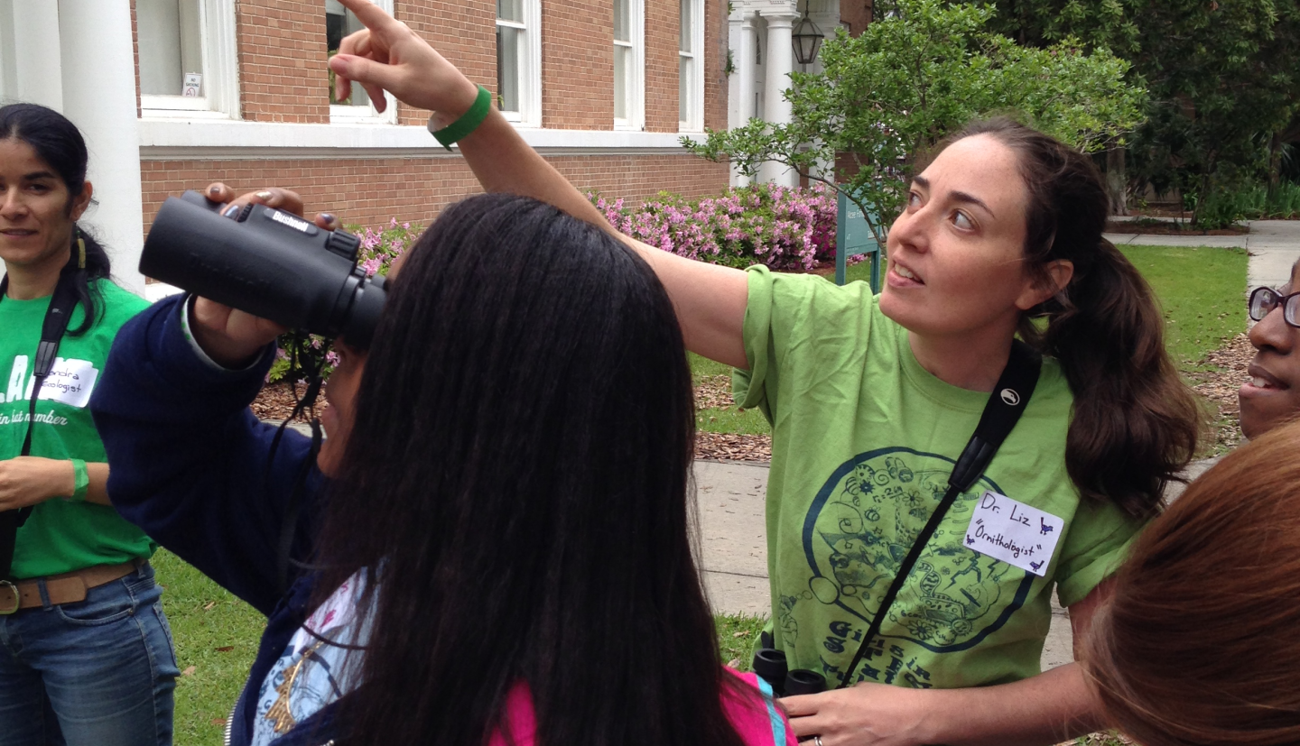 Liz Derryberry working with students 