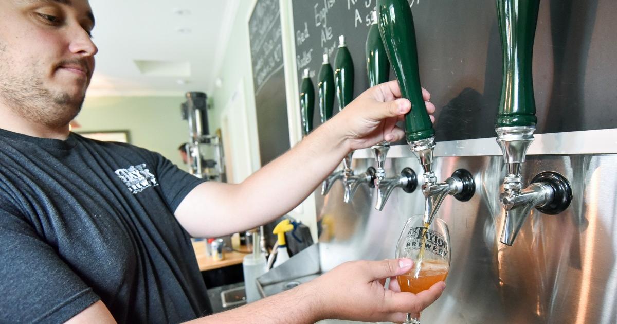 Extension Helps N.Y. Brewers, Growers Raise a Pint | CALS