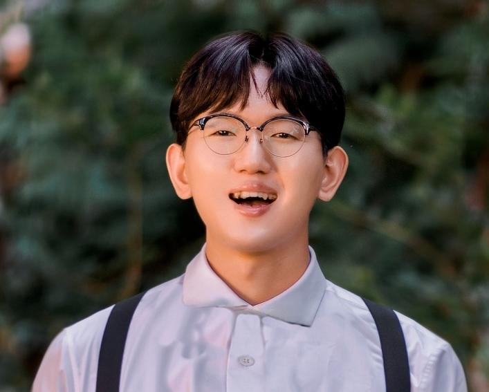 Headshot of Seongmin Shin