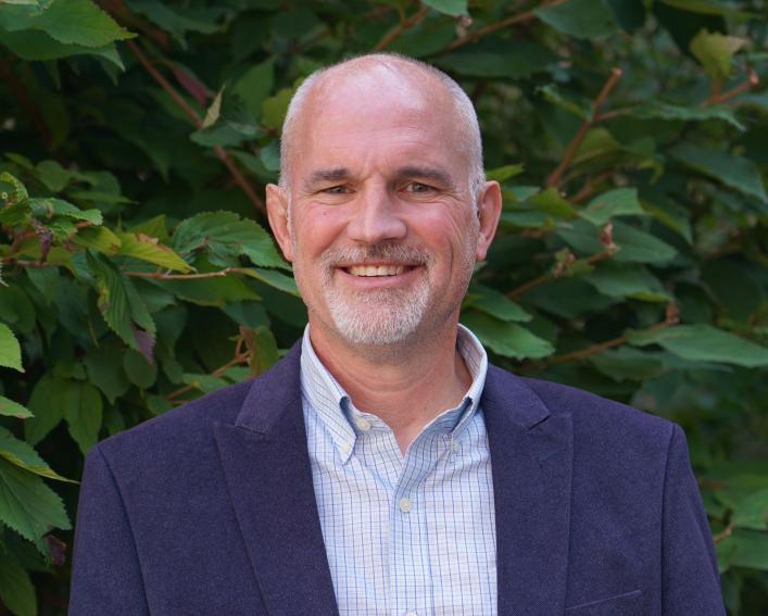 headshot of doug degroff