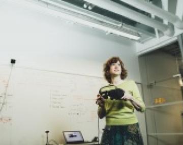 woman virtual reality