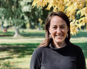 Katie Epstein headshot