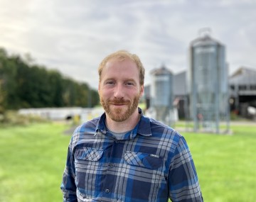 Jason Oliver headshot