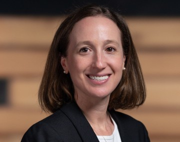 Headshot of Kristin Alongi