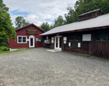 image of Uihlein sap house and main building