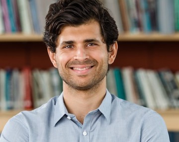 Adaner Usmani headshot