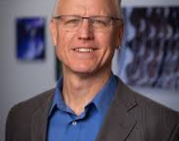 Leland Glenna headshot